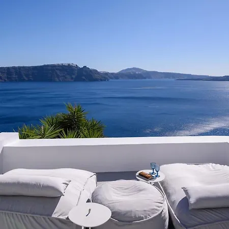 Lcv Oia Lathouri Cave Villa With Heated Plunge Pool *