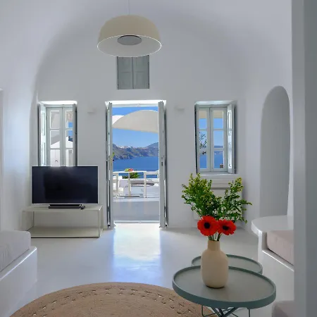 Lcv Oia Lathouri Cave Villa With Heated Plunge Pool Villa Oia (Santorini)